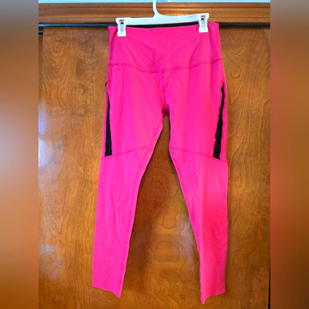 Beyond Yoga XL Women's Neon Hot Pink with Black Mesh Panel Ankle Leggings.